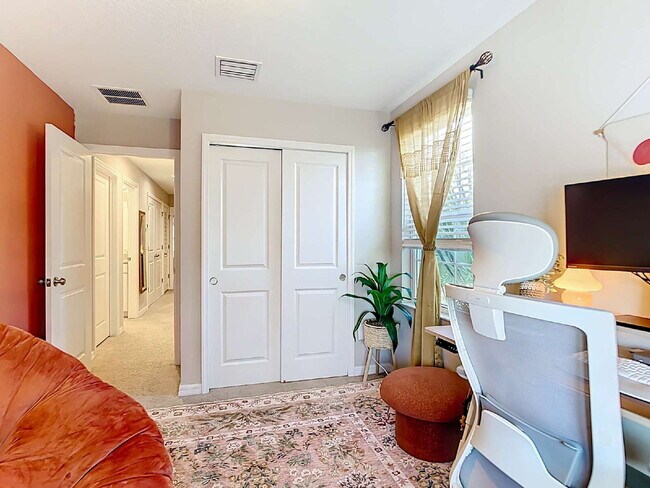 Building Photo - 10525 Oakside Dr