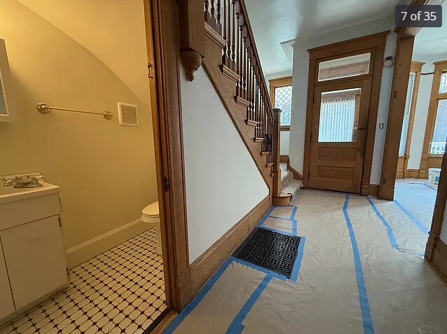 Building Photo - 3706 N Wilton Ave