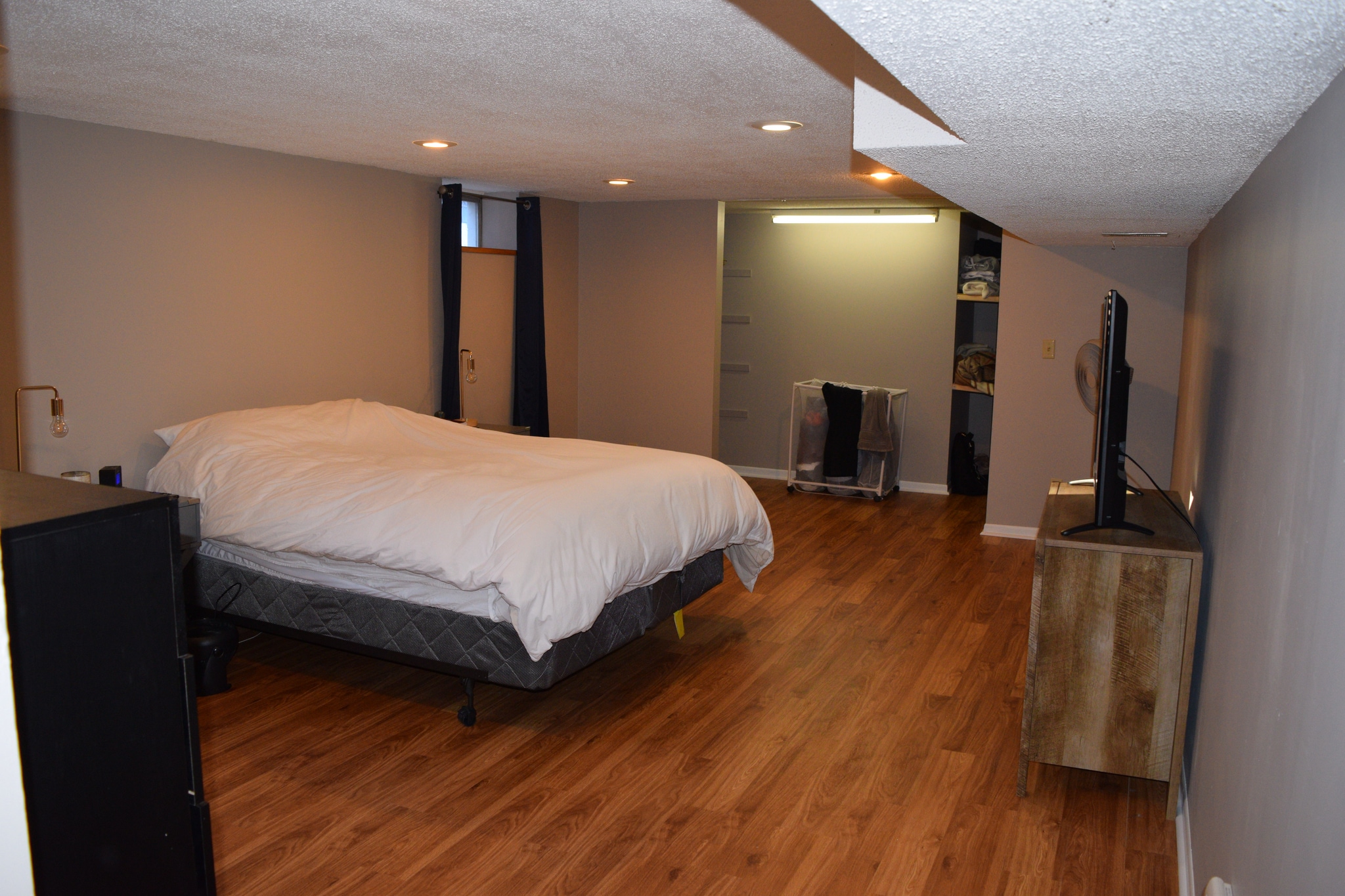 Building Photo - 1588 Case Ave