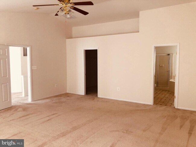 Building Photo - 33 Glen Oak Rd