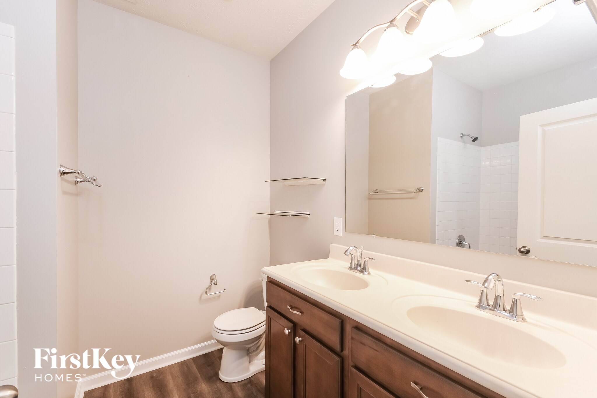 Building Photo - 5887 Aldridge Dr