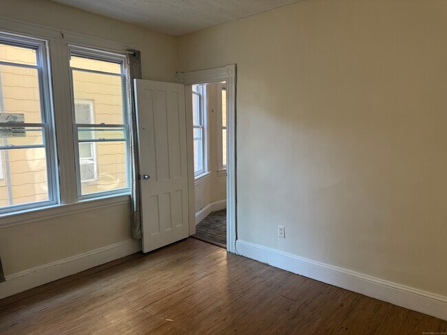Building Photo - 114 Denver Ave