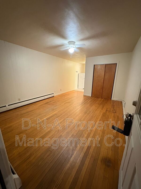 Building Photo - 106 3rd St