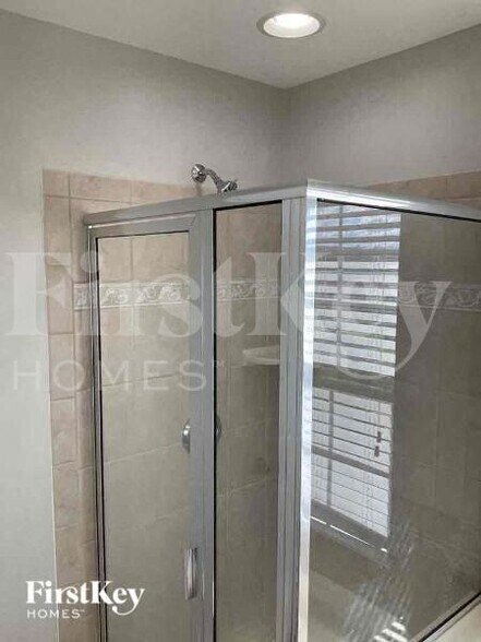 Building Photo - 15625 Troubadour Ln