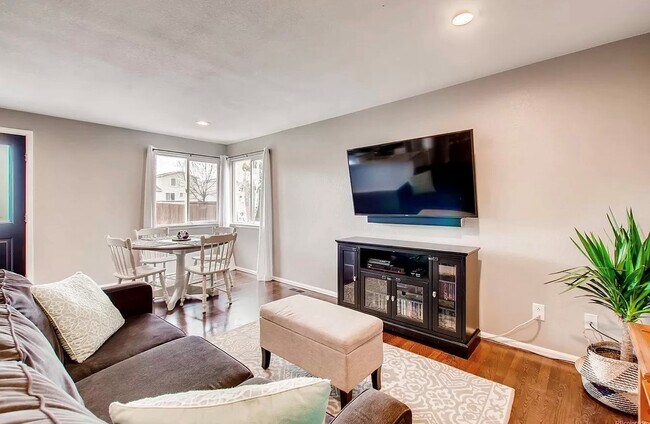 Building Photo - 1247 Cedarwood Dr