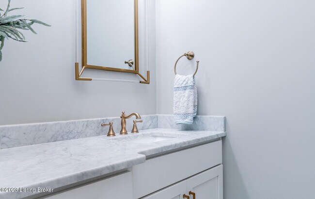 Building Photo - 10400 Meeting St