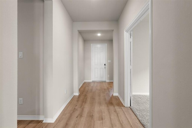 Building Photo - 2410 Table Rock Ct