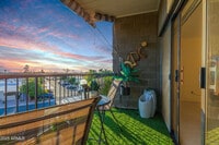 Building Photo - 425 S Parkcrest