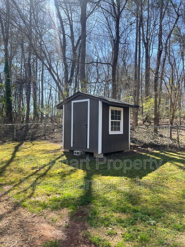 Building Photo - 1624 Pineburr Ln