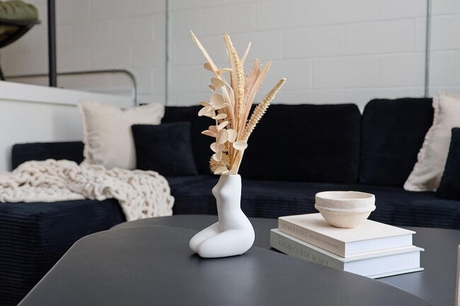 Building Photo - 403 E 33rd St