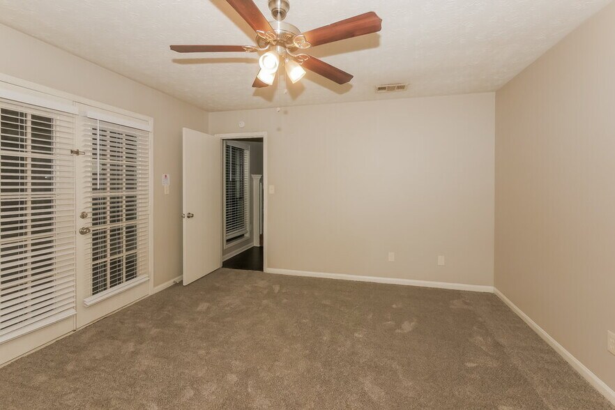 Building Photo - 715 Pullman Ln