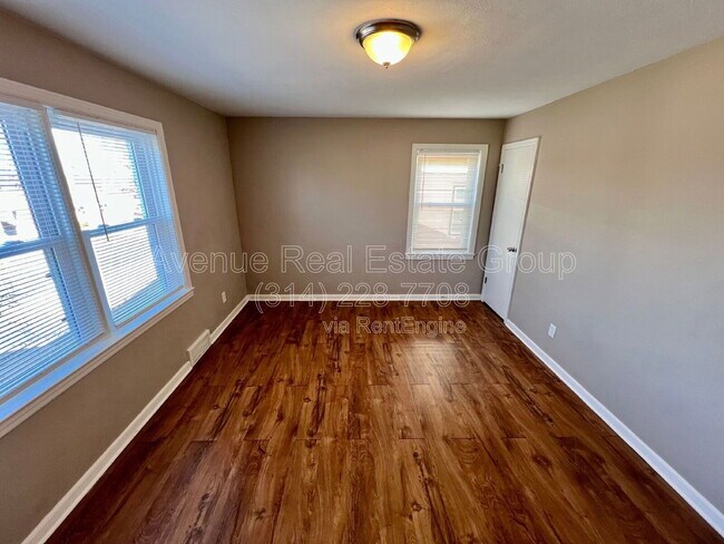 Building Photo - 242 Emerling Dr