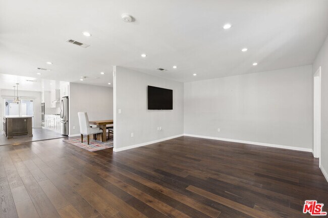 Building Photo - 12327 Hatteras St