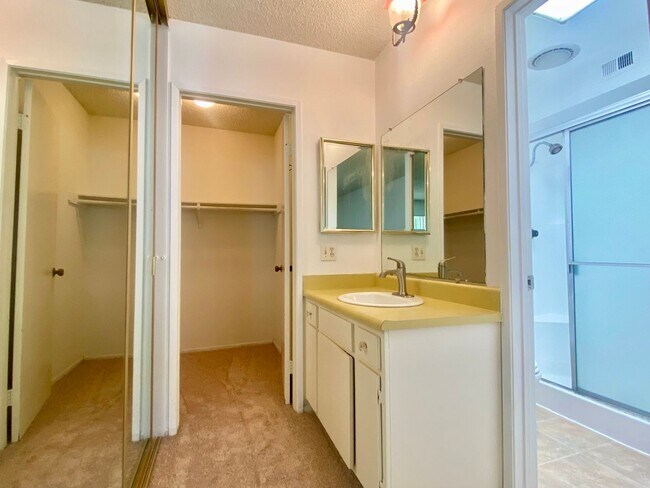 Building Photo - 3654 Summershore Ln