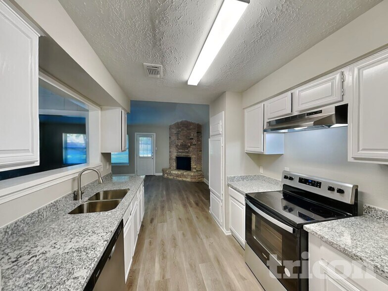 Building Photo - 5507 Bridgegate Dr