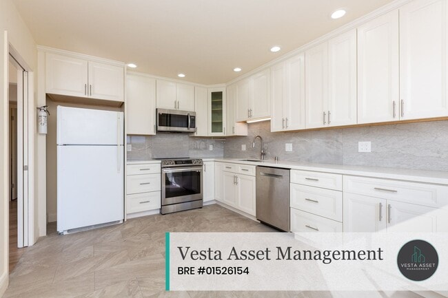 Building Photo - Savor Sweeping City Views From Your Hillside Retreat