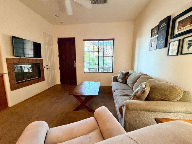 Building Photo - 50650 Santa Rosa Plz