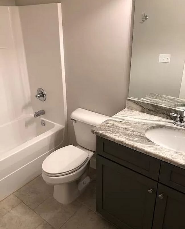 Building Photo - 4 Bed/4.5 Bath West End