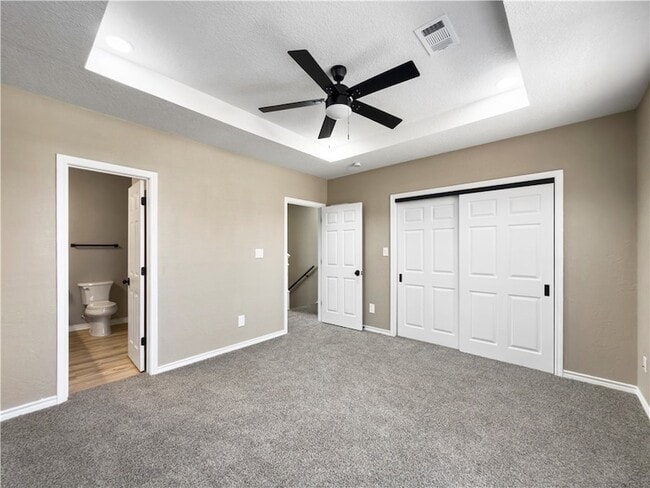 Building Photo - 1305 W Villa Maria Rd