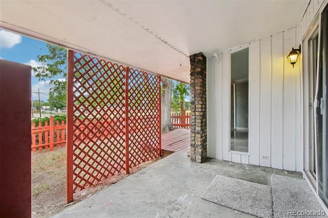 Building Photo - 700 S Kearney St