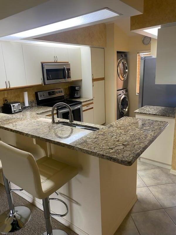 Building Photo - 1041 Country Club Dr
