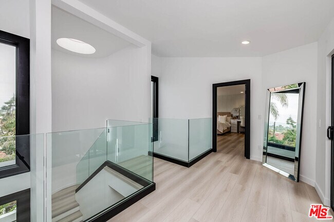 Building Photo - 4961 Marmol Dr