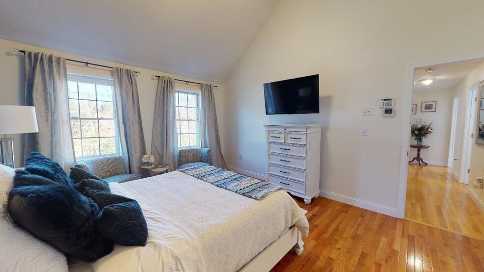 Building Photo - 89 Nashua Rd