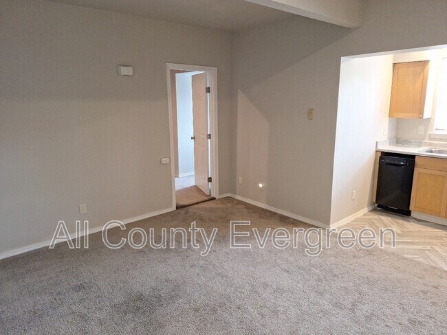 Building Photo - 1015 9th St