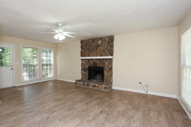Building Photo - 396 Shamrock Ct