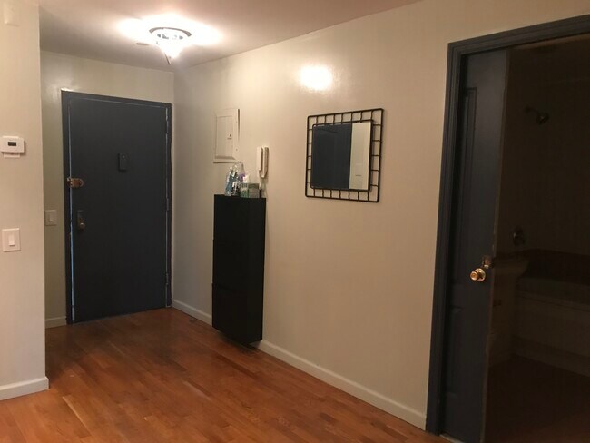 Building Photo - 3415 Guider Ave