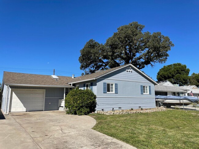 Primary Photo - Centrally Located, Nicely Updated Througho...