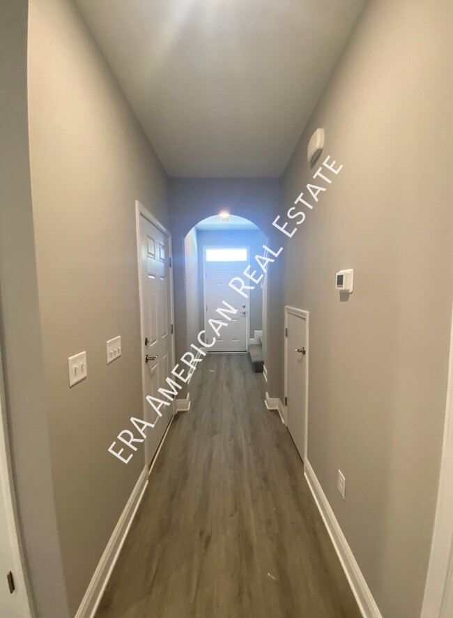 Building Photo - 957 Skylark Rd