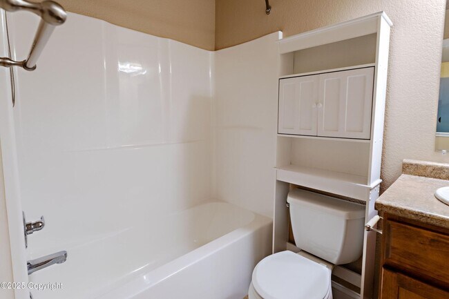 Building Photo - 4 Bedrooms, 3.5 Bathrooms, 2 Car Garage Home Fore Rent In Remington Estates