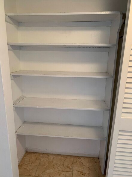 Building Photo - 180 NE 12th Ave