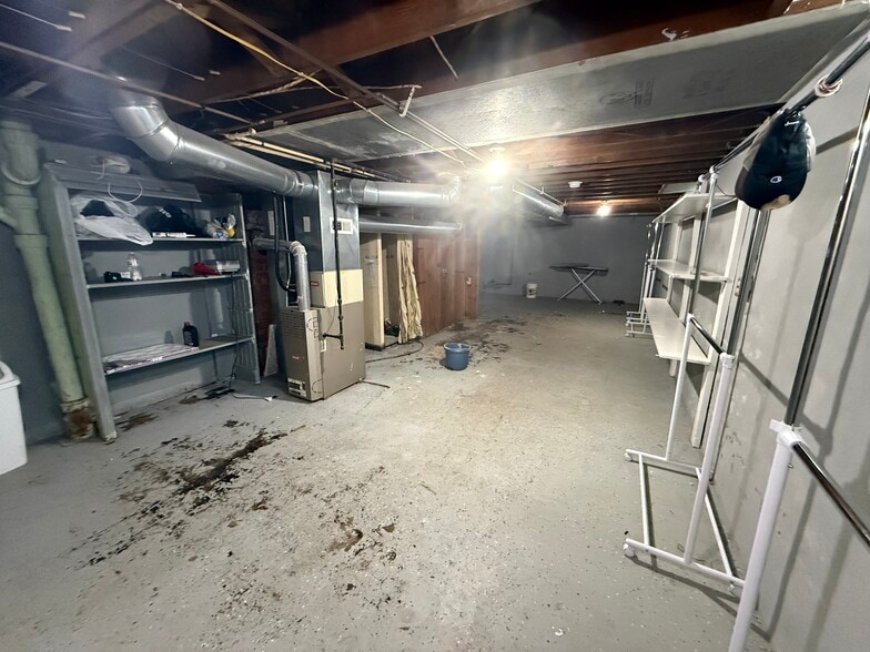 Building Photo - 1840 41st St