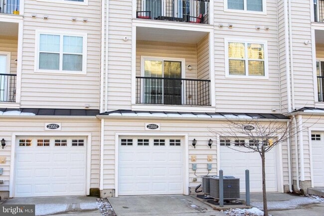 Building Photo - 23548 Hopewell Manor Terrace