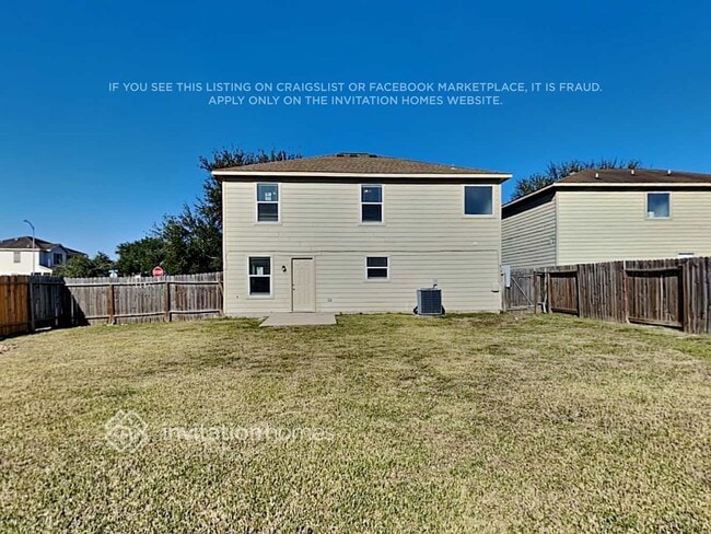 Building Photo - 3827 Middlecrest Ln