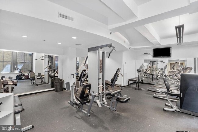 Building Photo - 1500 Chestnut St