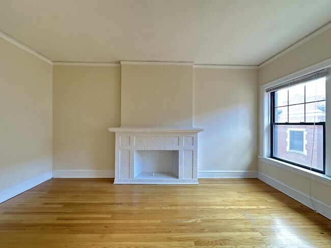 Building Photo - 1312 Oak Ave