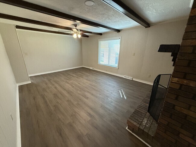 Building Photo - 364 Ridgewood Dr