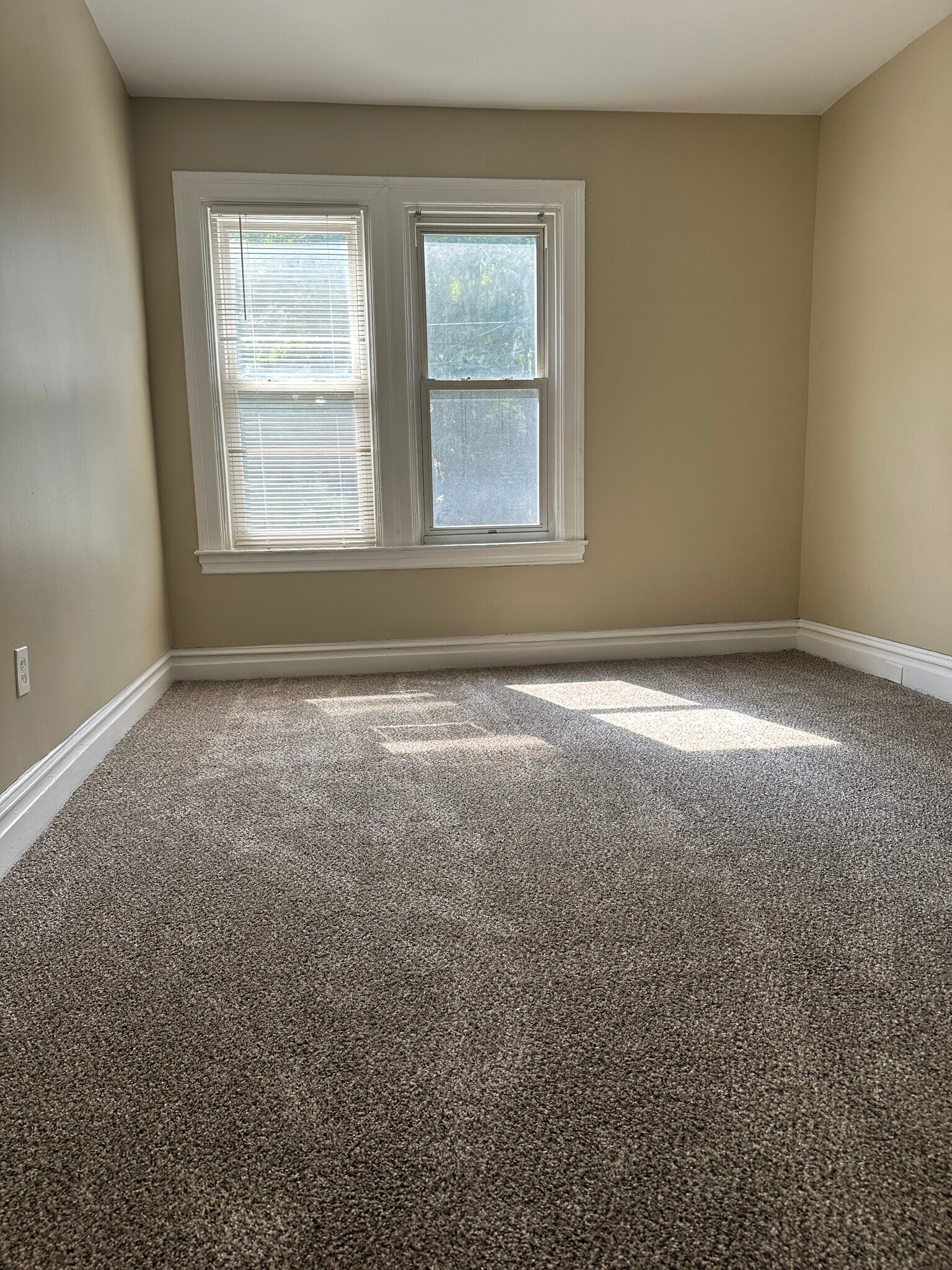 Building Photo - 48 Maytide St