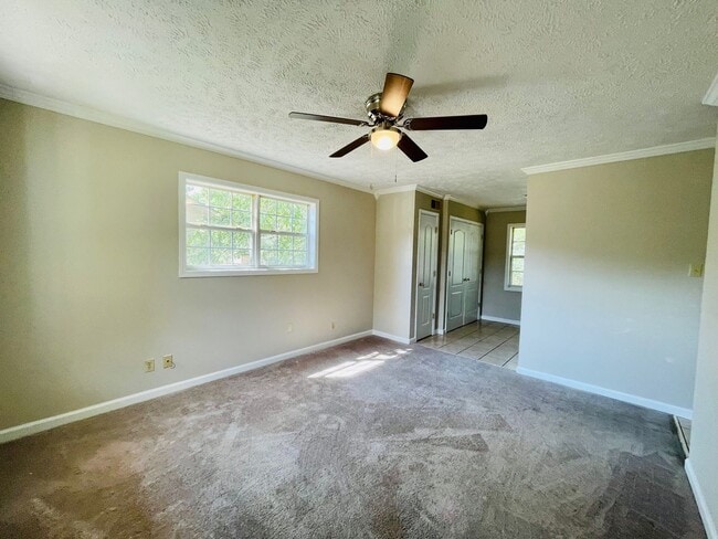 Building Photo - Unwind In Style