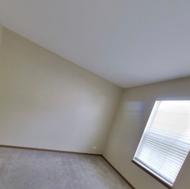 Building Photo - 1645 St Ann Dr