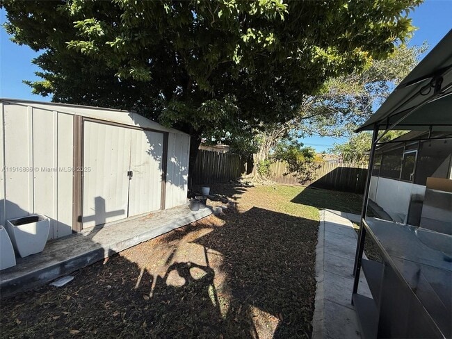 Building Photo - 11007 SW 3rd St