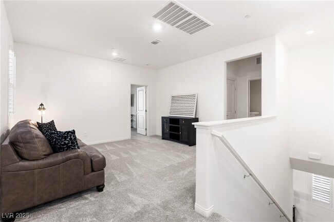 Building Photo - 1592 Pacific Baza St