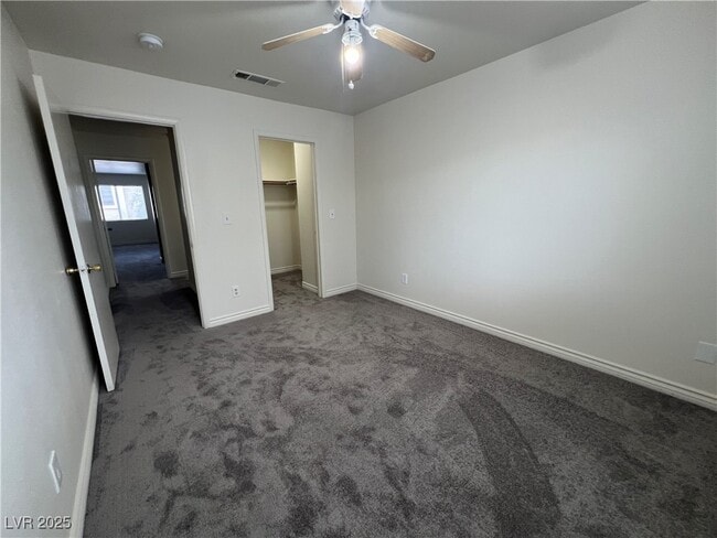 Building Photo - 5586 Lago Ct