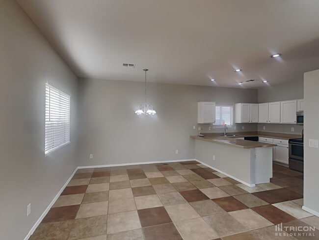Building Photo - 1750 W Union Hills Dr