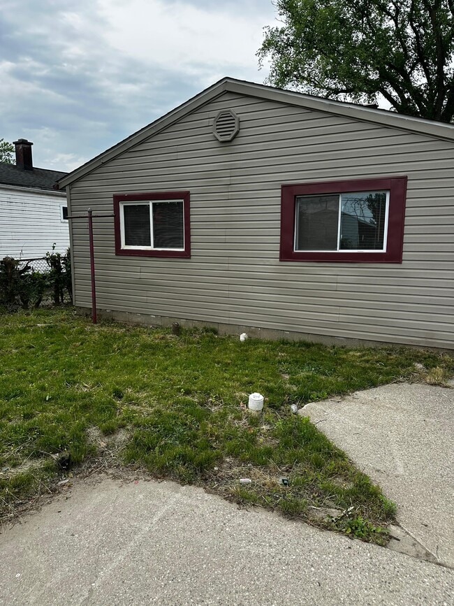 Building Photo - 7200 Edgeton St