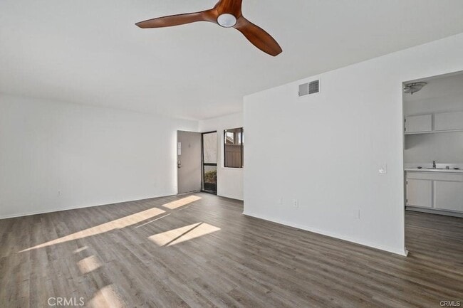 Building Photo - 442 N Vía Porto