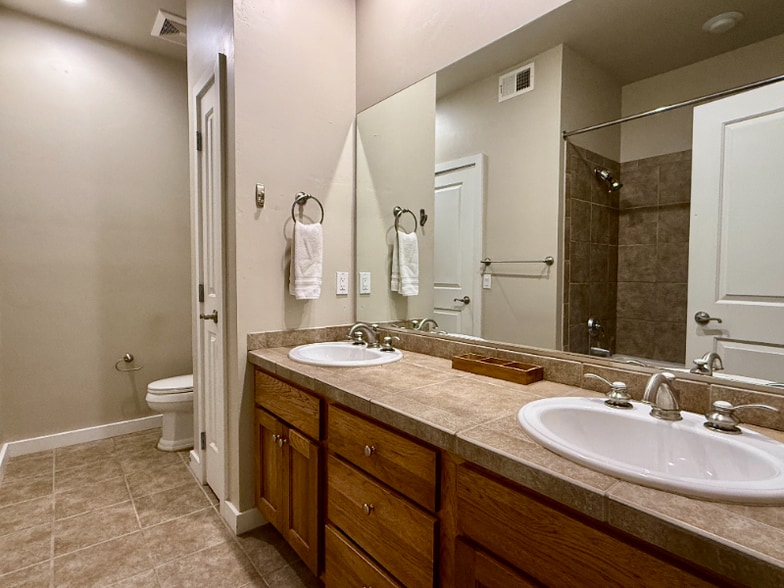 Building Photo - 6008 St Moritz Dr